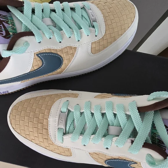 Nike Cream and Tan Athletic Shoes with Blue Accents - Picture 3 of 5